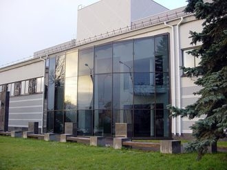 Эркер алюминиевый. Остеклённый фасад Национального театра Карелии